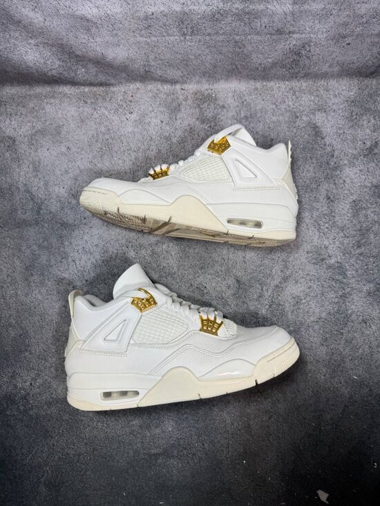 Size 9.5 | Jordan 4 Metallic Gold Box | Pre-Owned main image 4